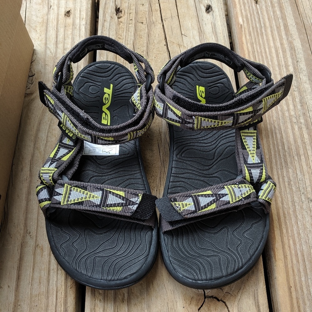 New Teva Hurricane 3 Sandals Y12